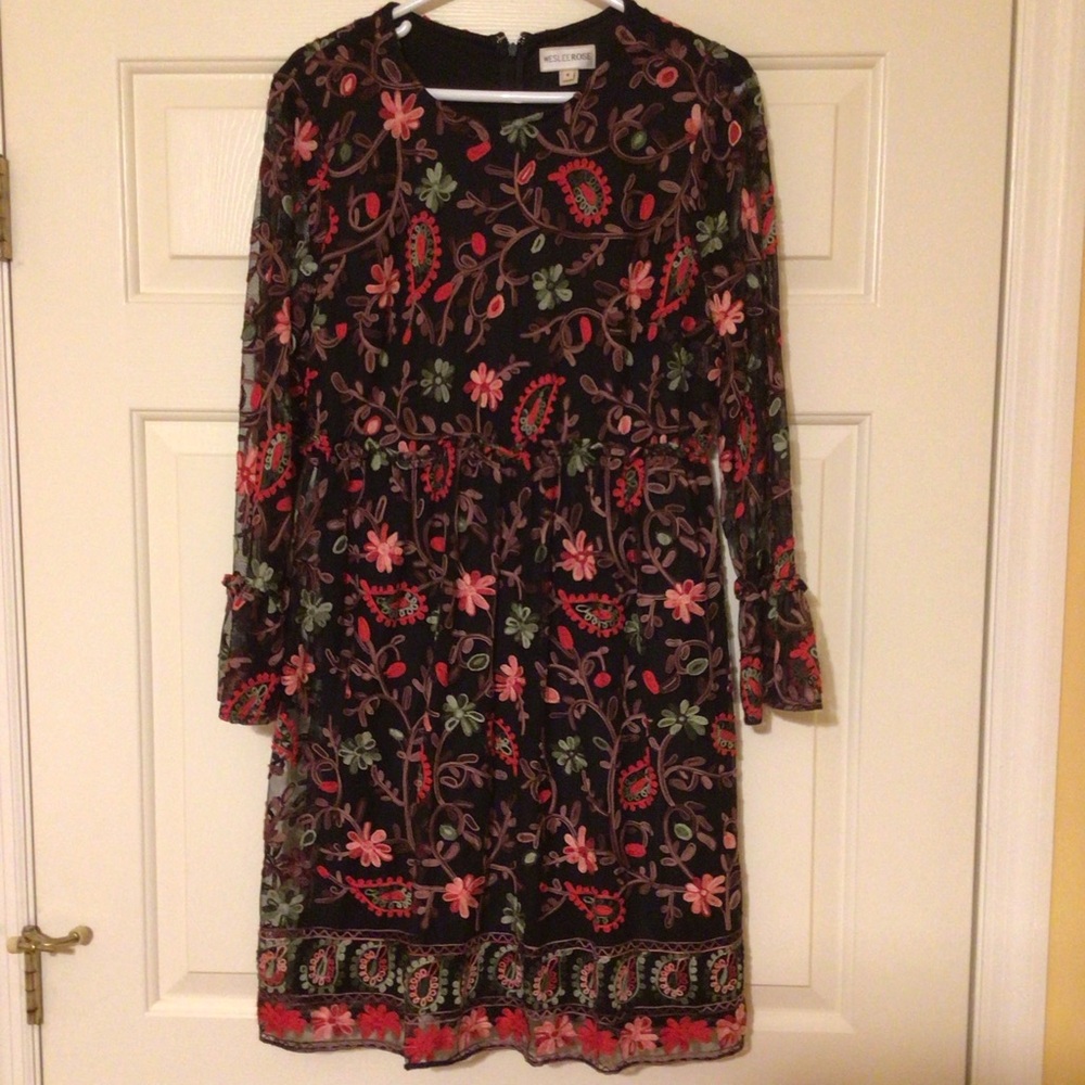 Size 8 Dress with Rounded Neckline and 3/4 Lantern Sleeve and Floral Pattern